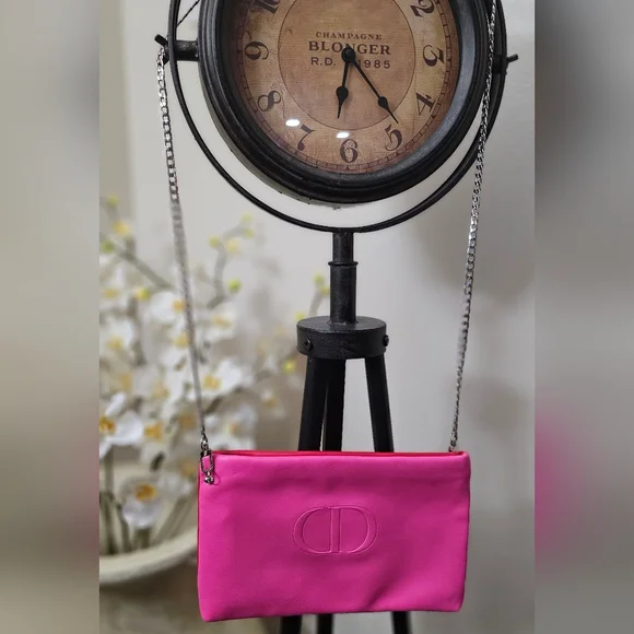 Dior Beauty Red & Pink Vegan Leather Two-Tone Pouch with crossbody chain NWOT - Picture 5 of 15